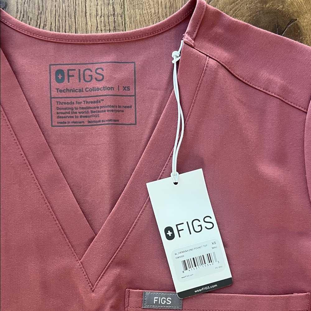 NWT Fig’s Women's Catarina Scrub Top in Mauve - Picture 2 of 2